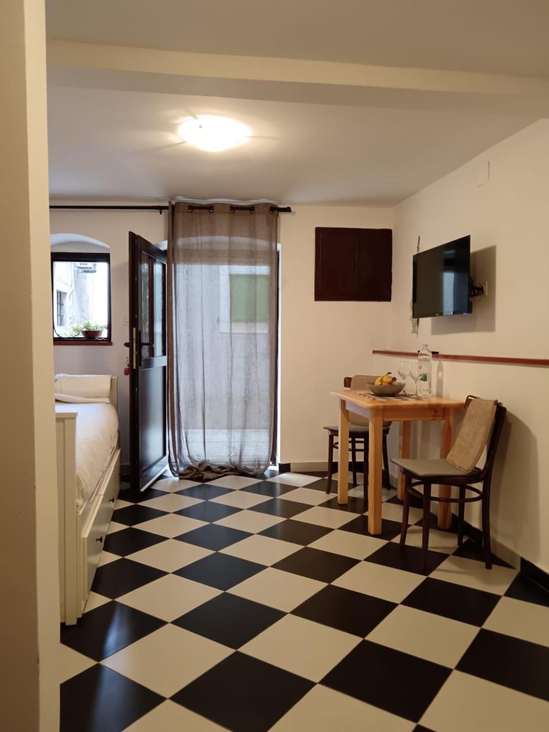 Lamar Cres Zewnętrze zdjęcie